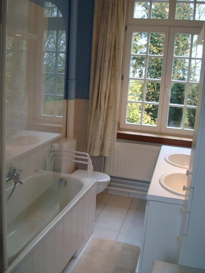 B&B Chateau Bagatelle Frasnes-lez-Anvaing Oda fotoğraf